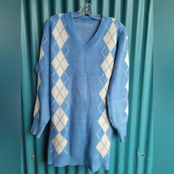 Blue and White Sweater 100% acrylic Small - Picture 2 of 6